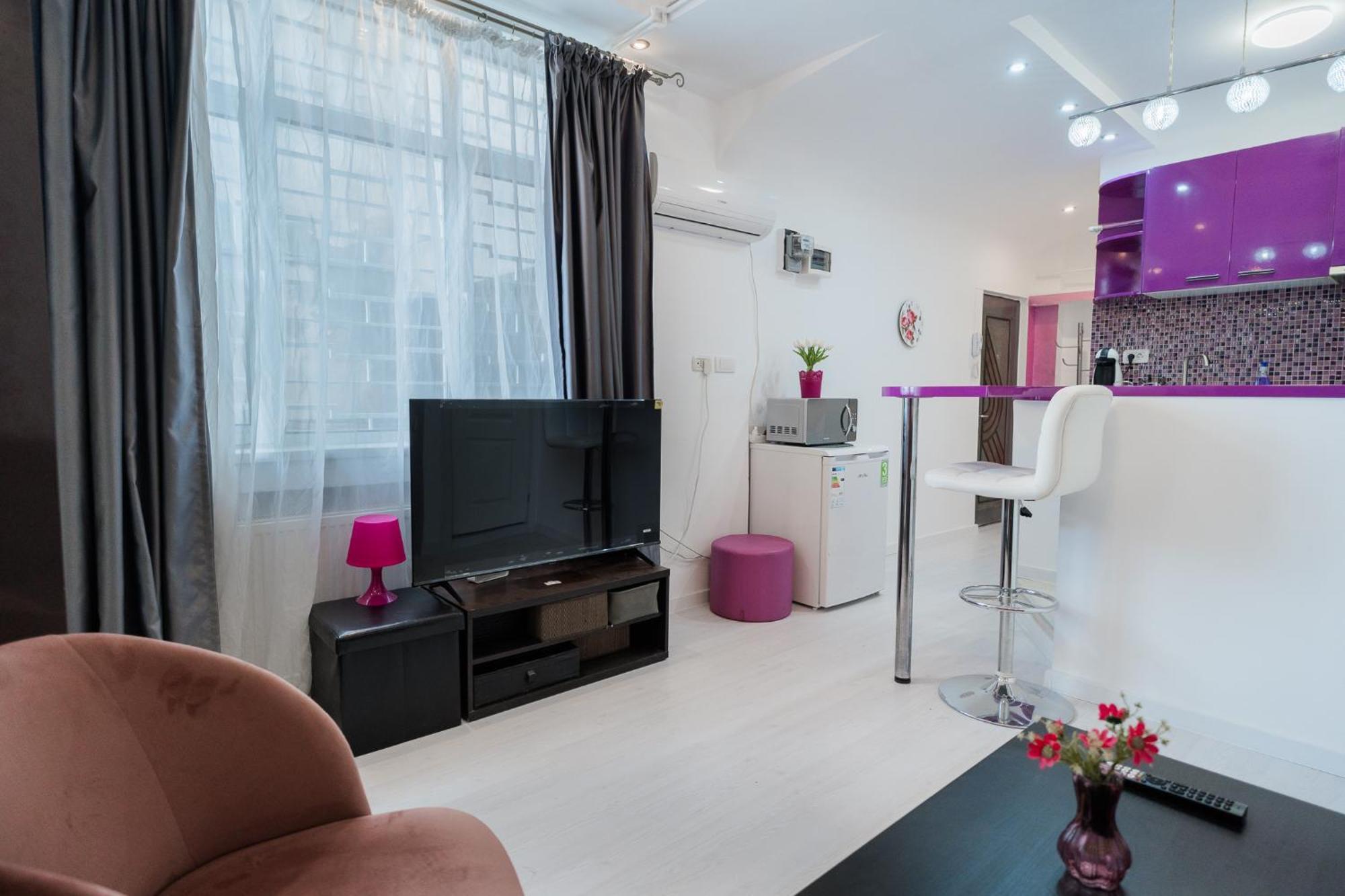 Ultra Central White & Lila Studio Bucarest Exterior foto