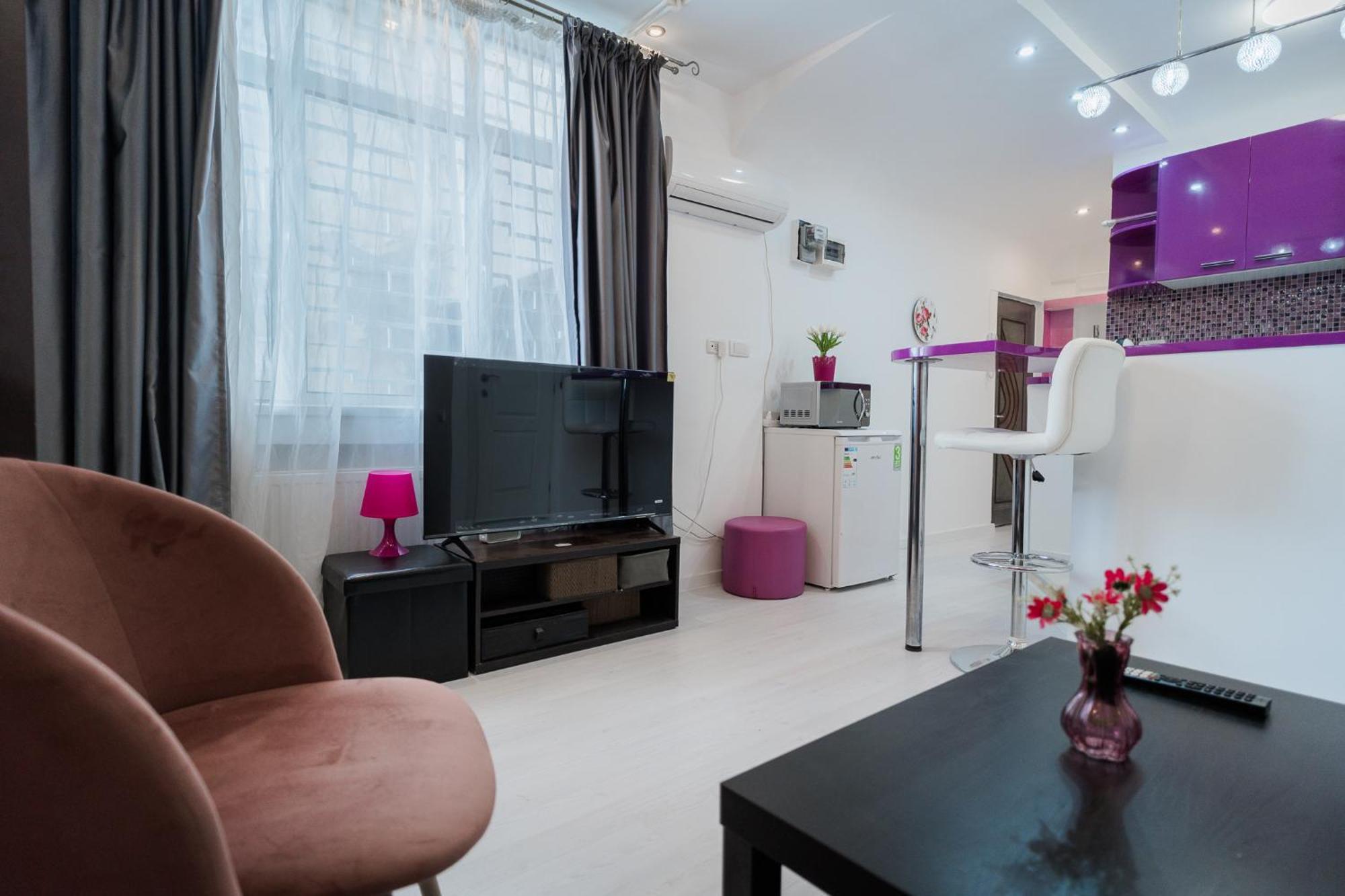 Ultra Central White & Lila Studio Bucarest Exterior foto